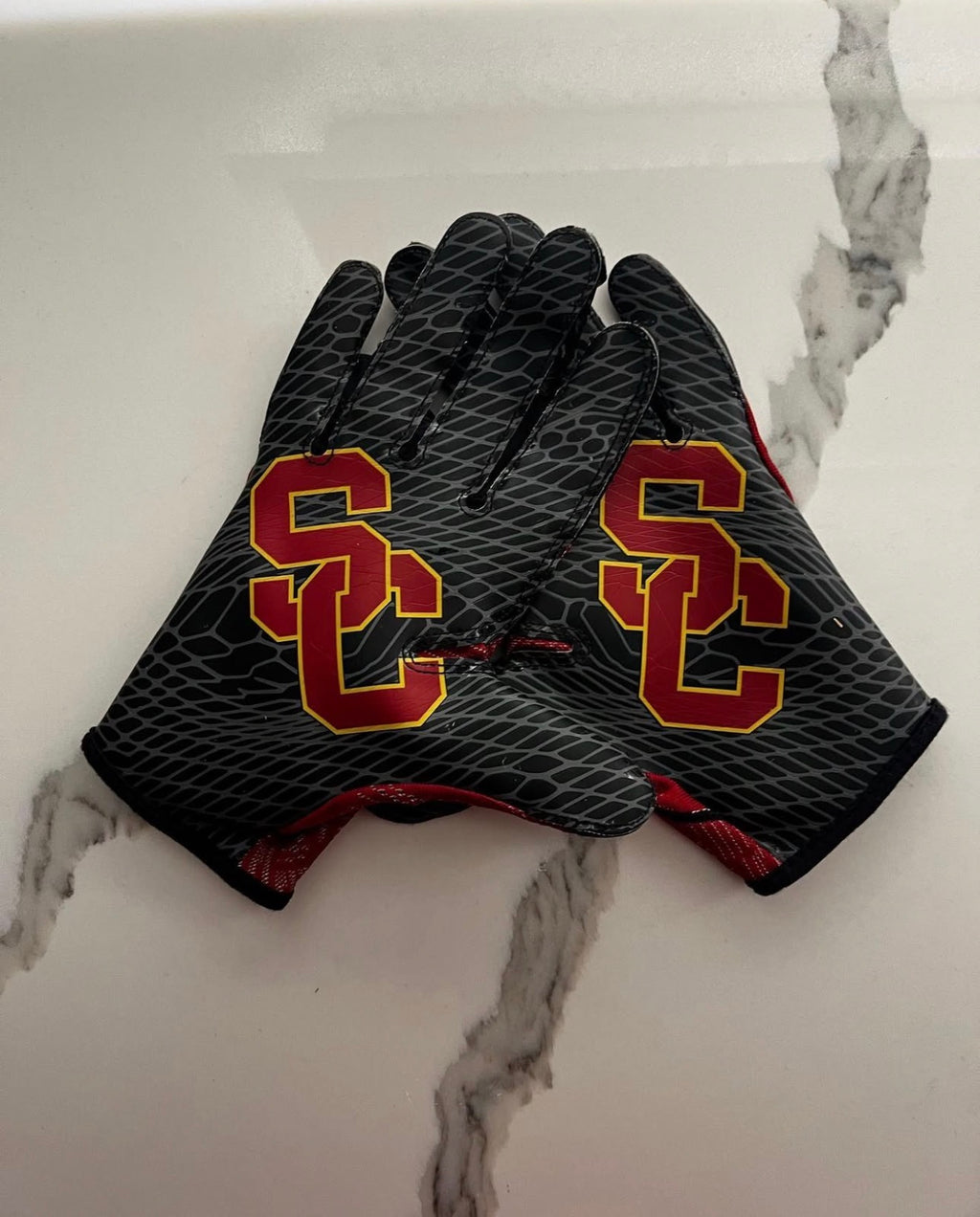 USC GLOVES