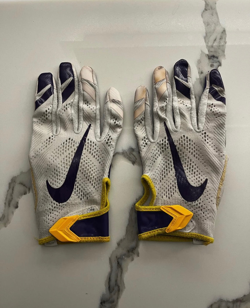 LSU GLOVES