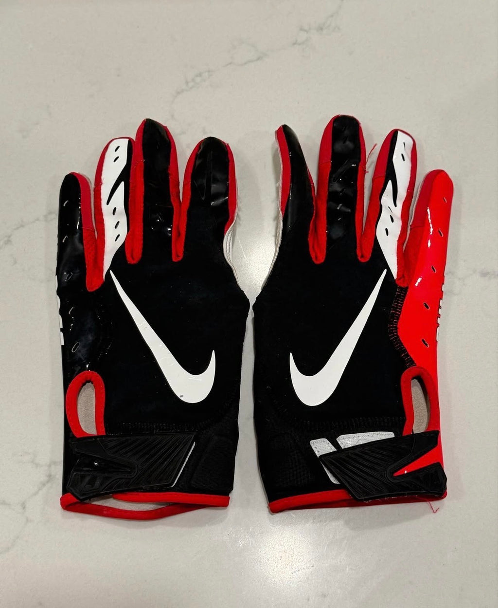 UGA GLOVES