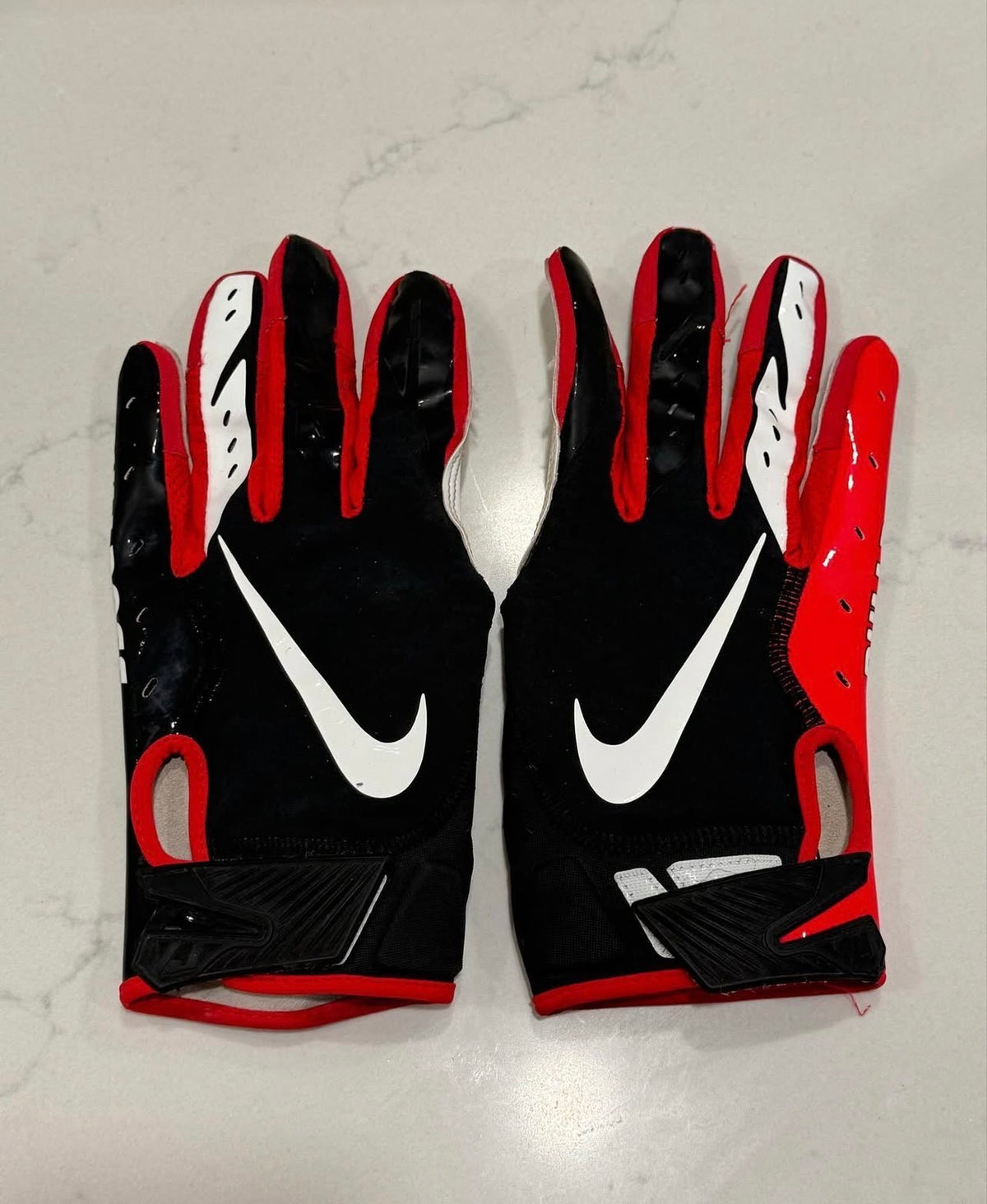 UGA GLOVES